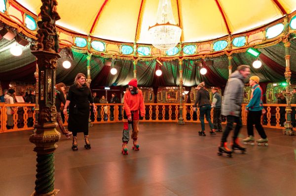 De nieuwe rolschaatsbaan op het Entreeplein